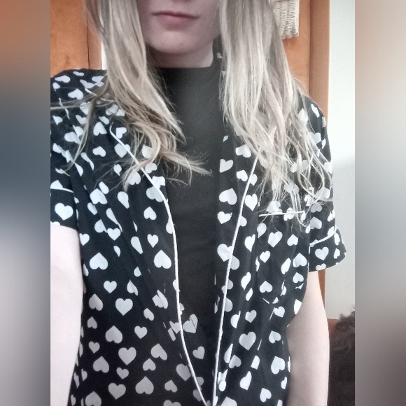 TABITHA WEBB - Heart Printed Pajama Set in Black and White - Picture 10 of 13